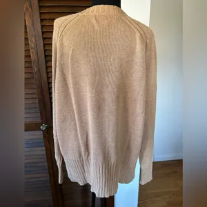 Old Navy Rib Trim V-Neck Sweater Camel Color Size Large thumbnail 3
