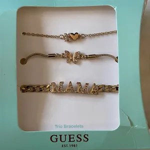 NWT Guess Gold Tone Bracelet Set with Charms thumbnail 3