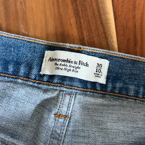 Abercrombie & Fitch the Ankle Straight Ultra High Rise Jeans thumbnail 5