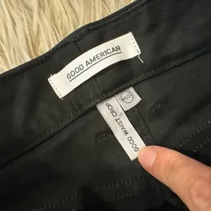 Good American good waist crop jeans size 00/24 thumbnail 2