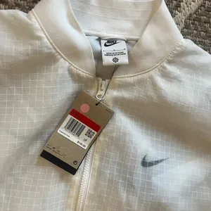 Nike woven bomber jacket thumbnail 2