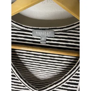 Habitat Clothes To Live In Womens XS Black White Mixed Stripe V-Neck Top 54148 thumbnail 4