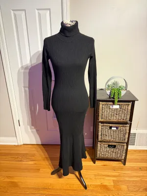 The Millie Body-Con Maxi Dress, a sleek sweater dress with a ribbed knit texture Long Sleeve Black Turtleneck Bodycon dress thumbnail 2