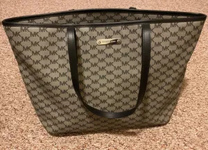 Michael Kors Purse thumbnail 1
