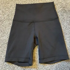 Lululemon Wunder Train Short thumbnail 1