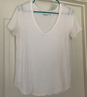 Abercrombie & Fitch Soft AF Essential V-neck tee thumbnail 1