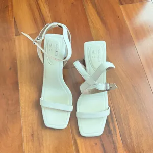Mix No. 6 Alyanna Sandal in White | Size 8 thumbnail 3