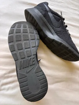 Nike shoes thumbnail 3
