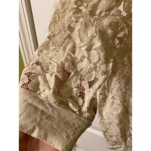 Ivory Eyelash Lace 3/4 sleeve top size Large thumbnail 2