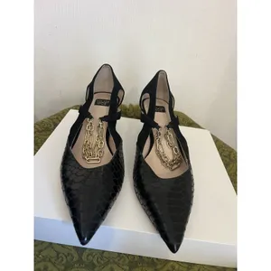 Louise et Cie Lo-Fiana Black Leather & Suede Chain Strap Pumps Heel Size 8.5 thumbnail 2