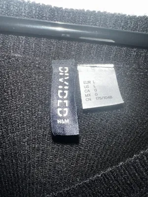 Black V-Neck H&M Sweater thumbnail 2