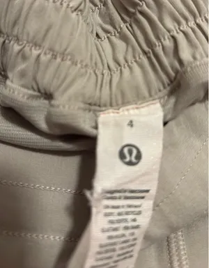 Lululemon Hotty Hot Shorts 2.5" thumbnail 3