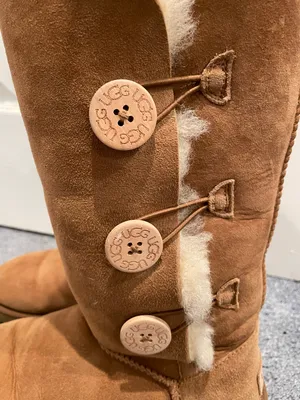UGG boots thumbnail 2