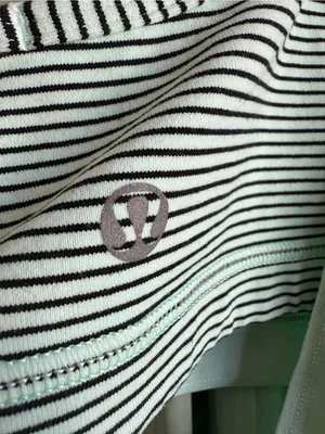 559. Lululemon capri set 2pc sz 6 bundle thumbnail 4