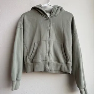 🟣$5/$25 Abercrombie & Fitch Soft AF Green Cropped Hoodie Size XS Cozy Warm Fall thumbnail 1