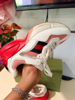 Gucci Gold Leather-Trim Sneakers thumbnail 6