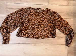 H&M Cropped Cheetah Blouse thumbnail 1