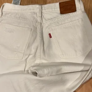 Levi’s‎ wedgie straight size 27 white button fly denim distressed raw hem thumbnail 3