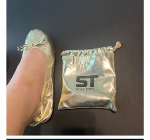 Silky Toes Travel Slippers thumbnail 2