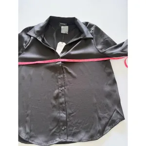 Sirena Womens Black Satin Button Down Shirt Long Sleeve Blouse Size M New thumbnail 4