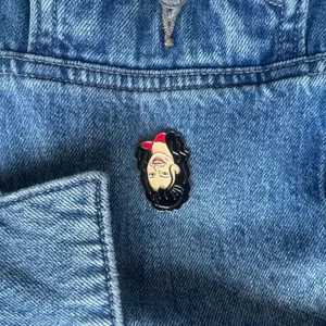 Fran Fine Enamel Pin | The Nanny TV Show Character Pin | 90s Nostalgia thumbnail 2