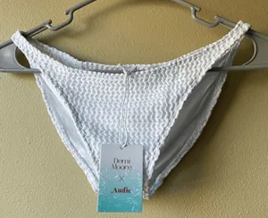 Andie the Tropez Bottom in White Size Medium thumbnail 1