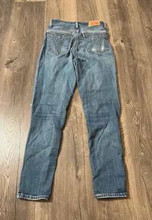 Women’s Levi’s Jeans thumbnail 2