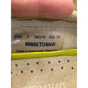 Minnetonka Slipper Kilty Women's Size 7 Beige Leather Breathable Comfort thumbnail 9