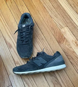 New Balance 696 LEATHER low Top ties Trainers Run Athletic Active Sport Gym thumbnail 1