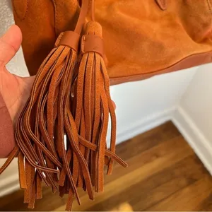 Shiraleah‎ Chicago Marlow Satchel Bag Vegan Suede Tan Rust Fringe Details Zip thumbnail 6