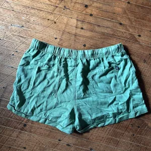 Gap green relaxed L gathered vacationcore preppy shorts thumbnail 3