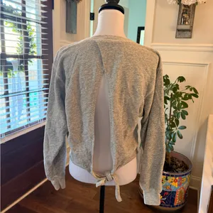 Abercrombie and Fitch NWOT Open-Back Tie-Bottom Sweatshirt thumbnail 4