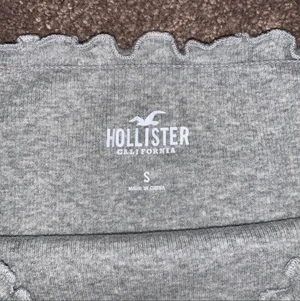 Hollister Off The Should Top thumbnail 2