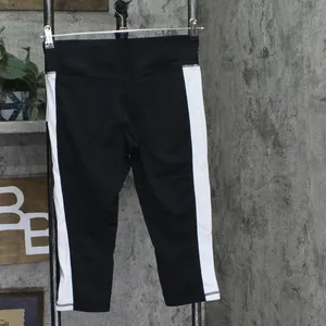 NWT Id Ideology Petite Colorblocked Cropped Capri Leggings Noir White / Black PM thumbnail 4
