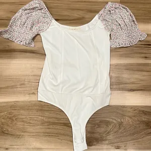 Promesa Every Breath Floral Puff-Sleeve Bodysuit Women’s Medium thumbnail 5