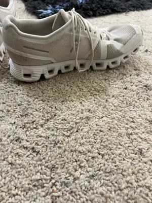 On cloud shoes women’s size 8.5 thumbnail 3