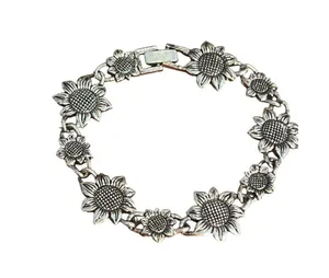 Silver Tone Sunflower Flower Link Bracelet Fold Over Clasp Textured Estate 7" thumbnail 1