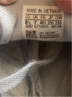 Women's Adidas Suede Sneakers in gray and White 8.5 thumbnail 7