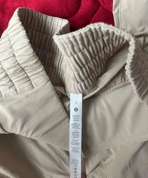 Lululemon Joggers thumbnail 5