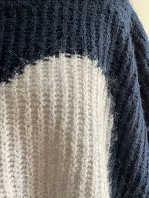 OLD NAVY Cozy Navy Sweater with White Heart - Women thumbnail 2