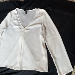 Forever 21 Cream Color Long Sleeve V Neck Blouse with pleated front size L thumbnail 2