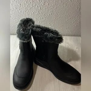 Merrell Black Winter Boots with Fur Trim thumbnail 6