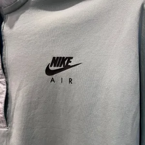 Nike Air Womens Quarter Snap Long Sleeve Running Top Sage Green Thumbholes thumbnail 2
