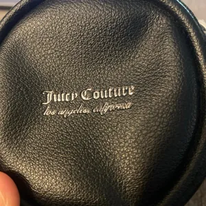 Juicy couture black faux leather Coin Purse Headphone Makeup Travel Keychain thumbnail 2