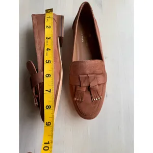 Kate Spade Berkeley Brown Tan Suede Tassel Loafers Flats Women’s 5.5 thumbnail 10