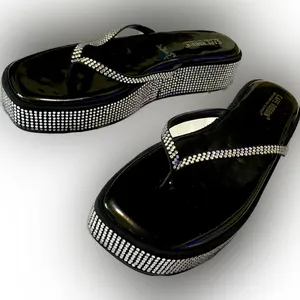 Brand New Never Worn Cape Robbin Rinestoned flip flops Size 10 thumbnail 1
