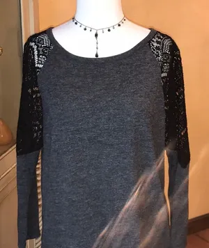 Old Navy 2 tops Medium thumbnail 1
