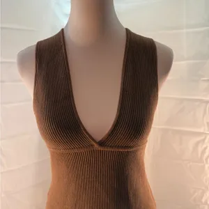 House of Harlow 1960 Brown Ribbed Midi Dress thumbnail 4