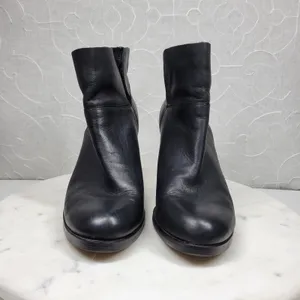 Vince‎ Camuto Helyn Ankle Boots Womens 8.5 Black Soft Leather Pull On Block Heel thumbnail 9
