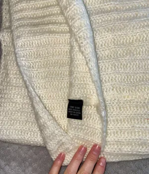 Off-White Infinity Scarf thumbnail 2